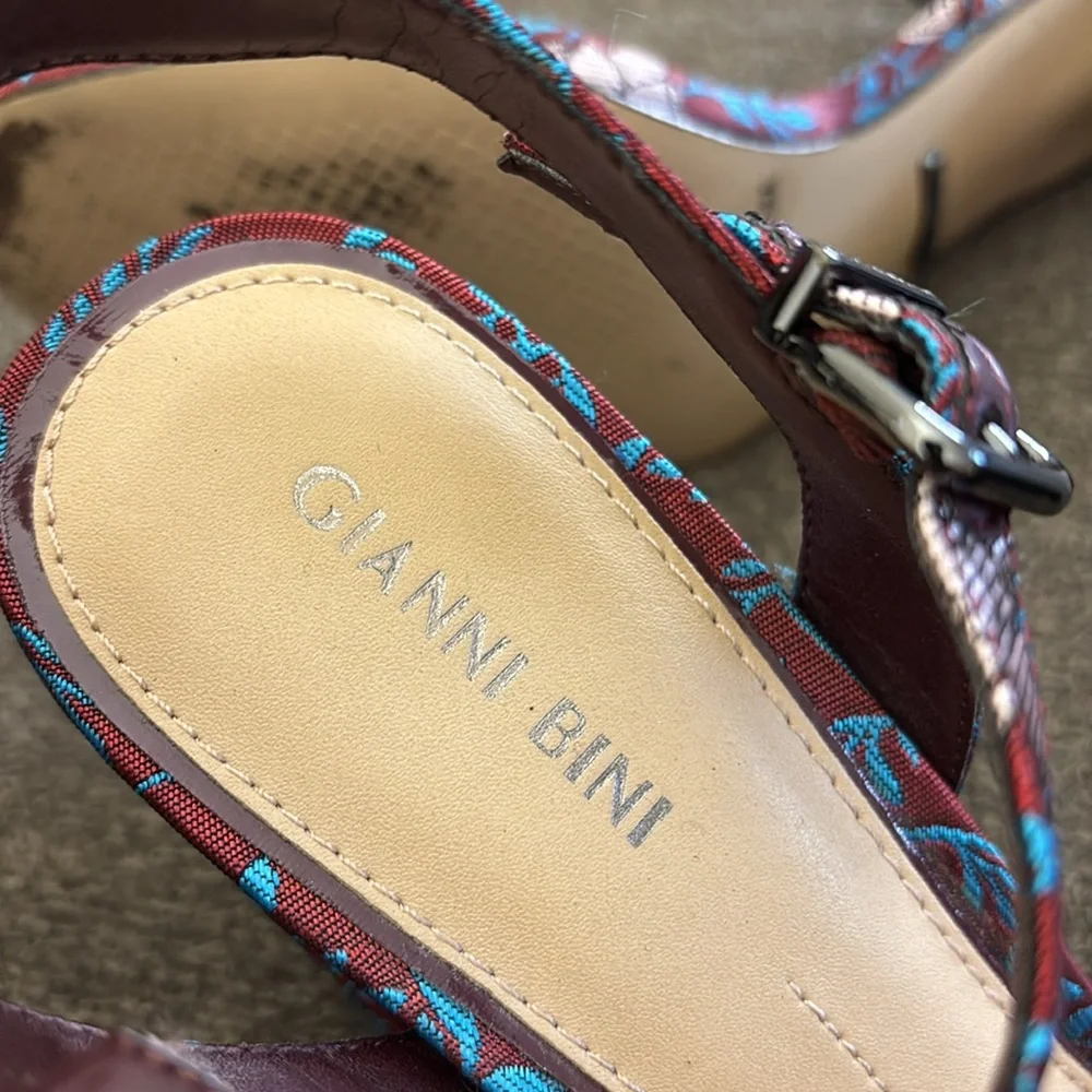 Gianni‎ Bini Mckaria Brocade Block Heels Size 10